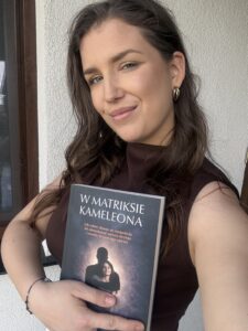 Read more about the article Recenzja książki „W matriksie kameleona” – Katarzyna Dodd